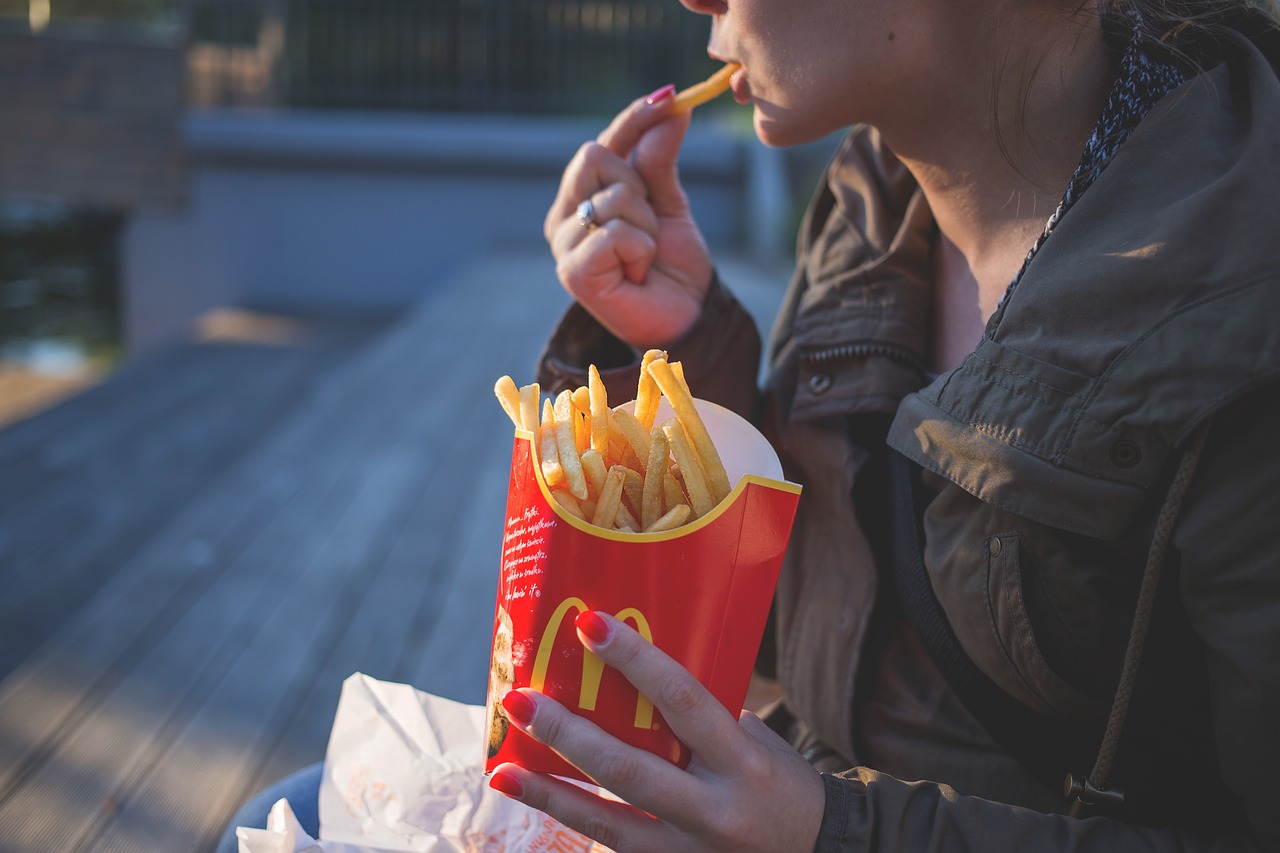 「よくファーストフードを食べている」という人の悪習慣改善法